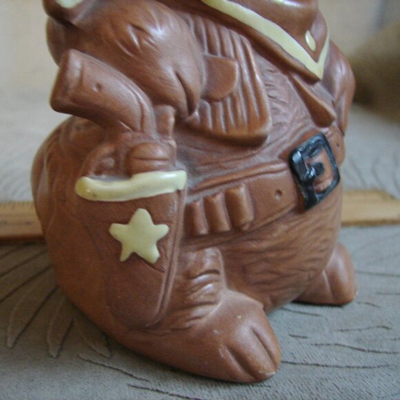 Twin Winton SALT or PEPPER SHAKER, Cowboy/Gunslinger Bunny Rabbit, Single - Picture 10 of 11
